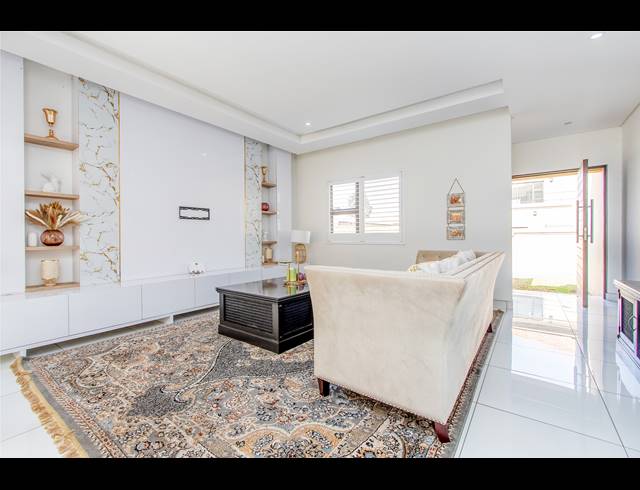 3 BEDROOM HOUSE TO LET IN BROADACRES